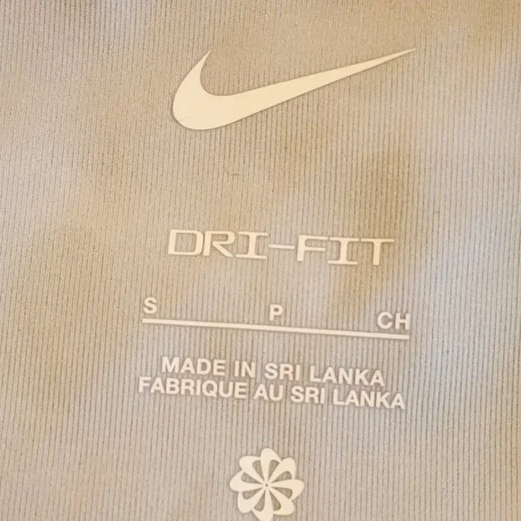 Nike Camo Cropped Sports Tank - Picture 7 of 11